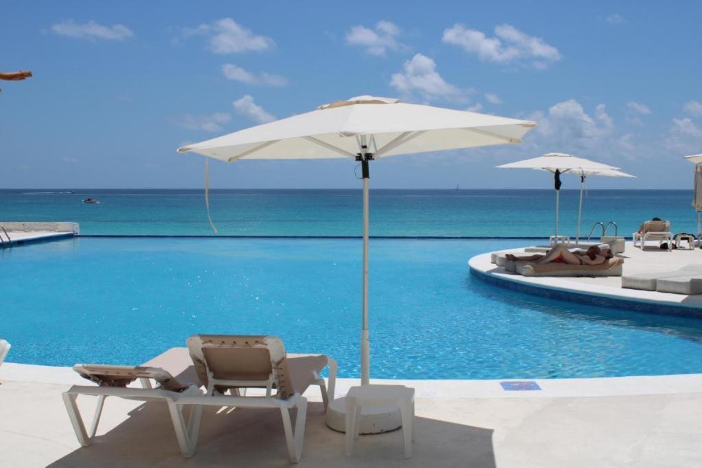 Beachfront Studio With Ocean View Cancun Exterior photo