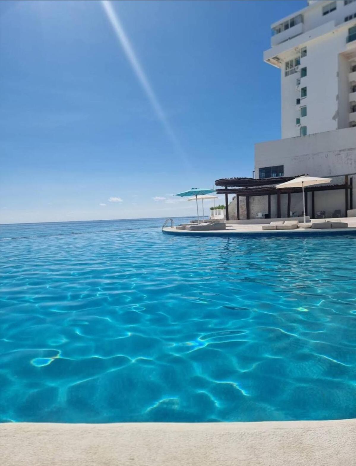 Beachfront Studio With Ocean View Cancun Exterior photo