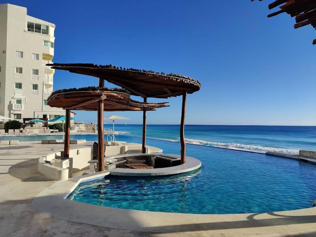 Beachfront Studio With Ocean View Cancun Exterior photo