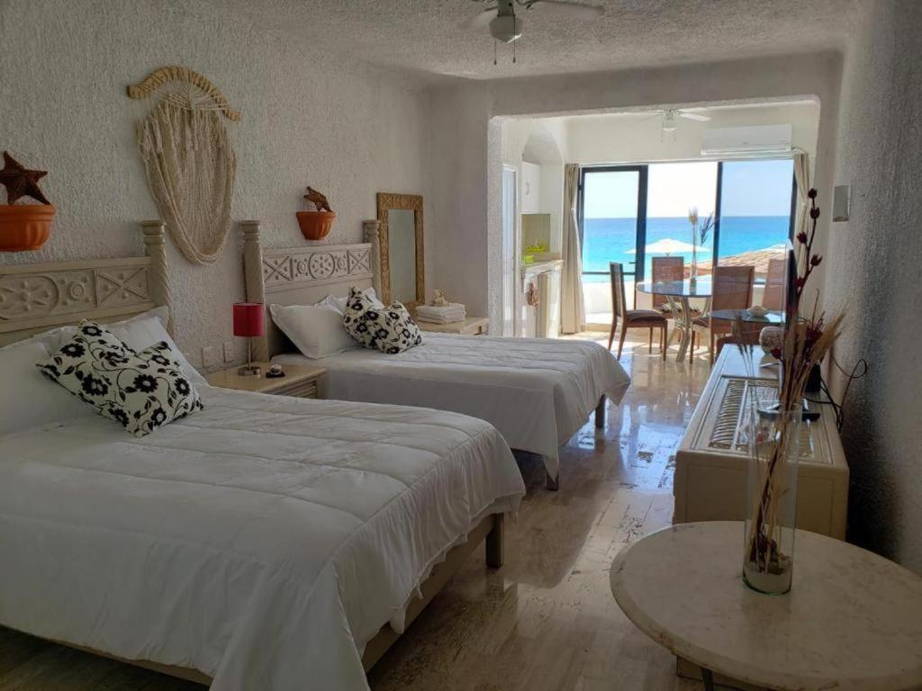 Beachfront Studio With Ocean View Cancun Exterior photo
