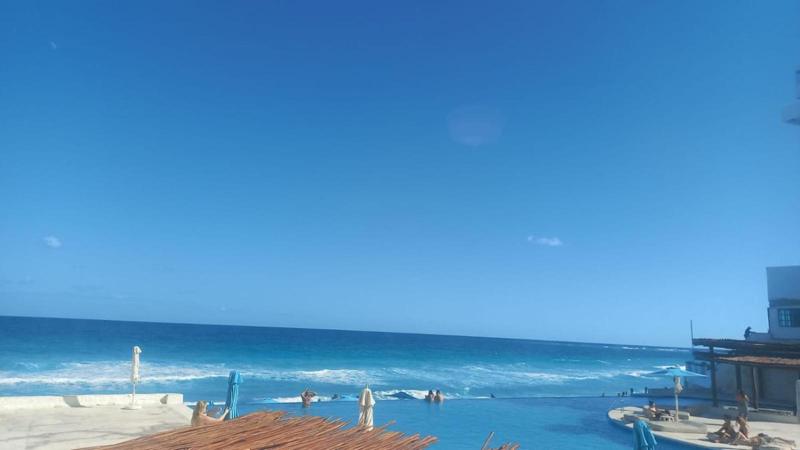 Beachfront Studio With Ocean View Cancun Exterior photo