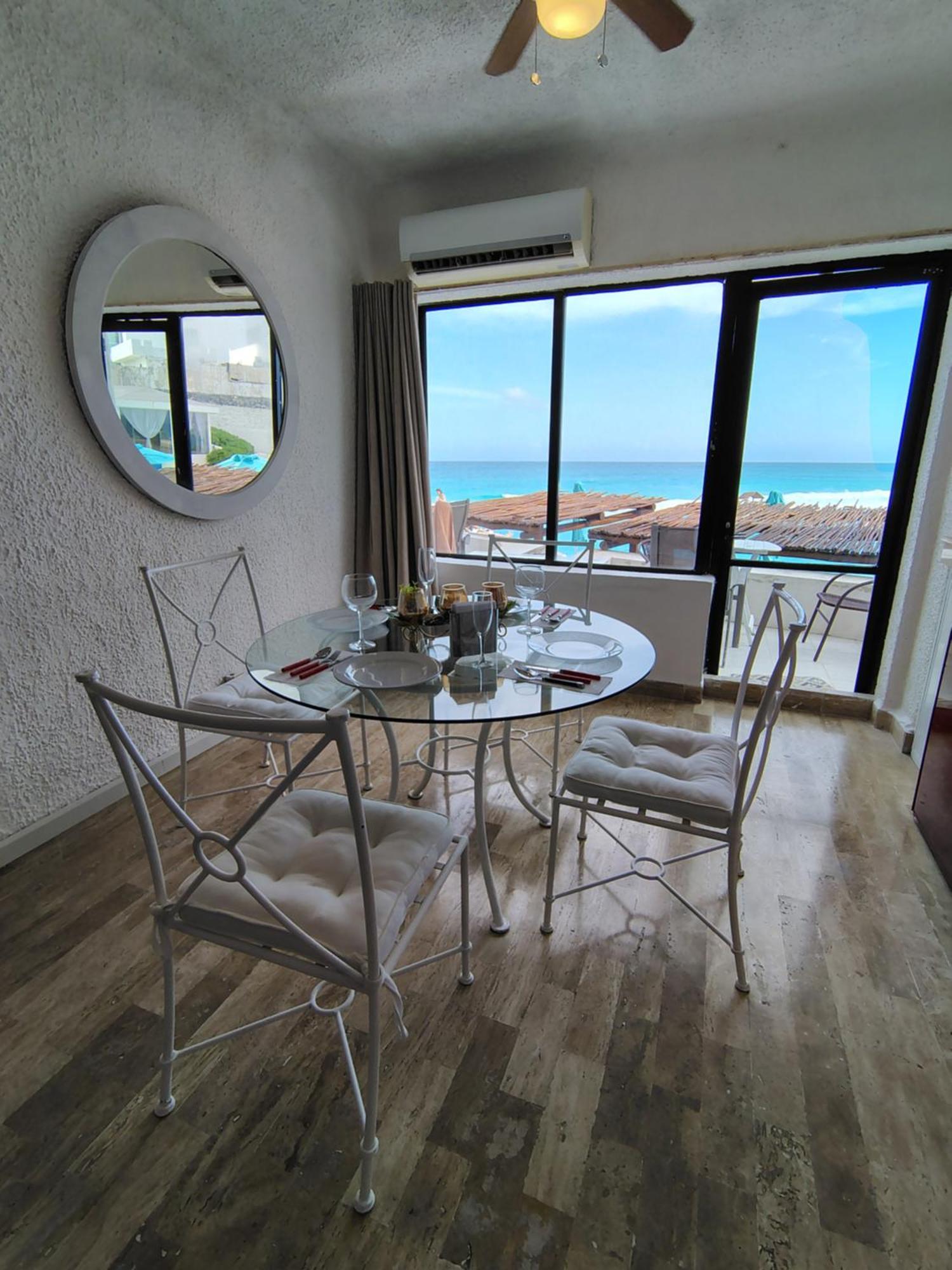 Beachfront Studio With Ocean View Cancun Exterior photo