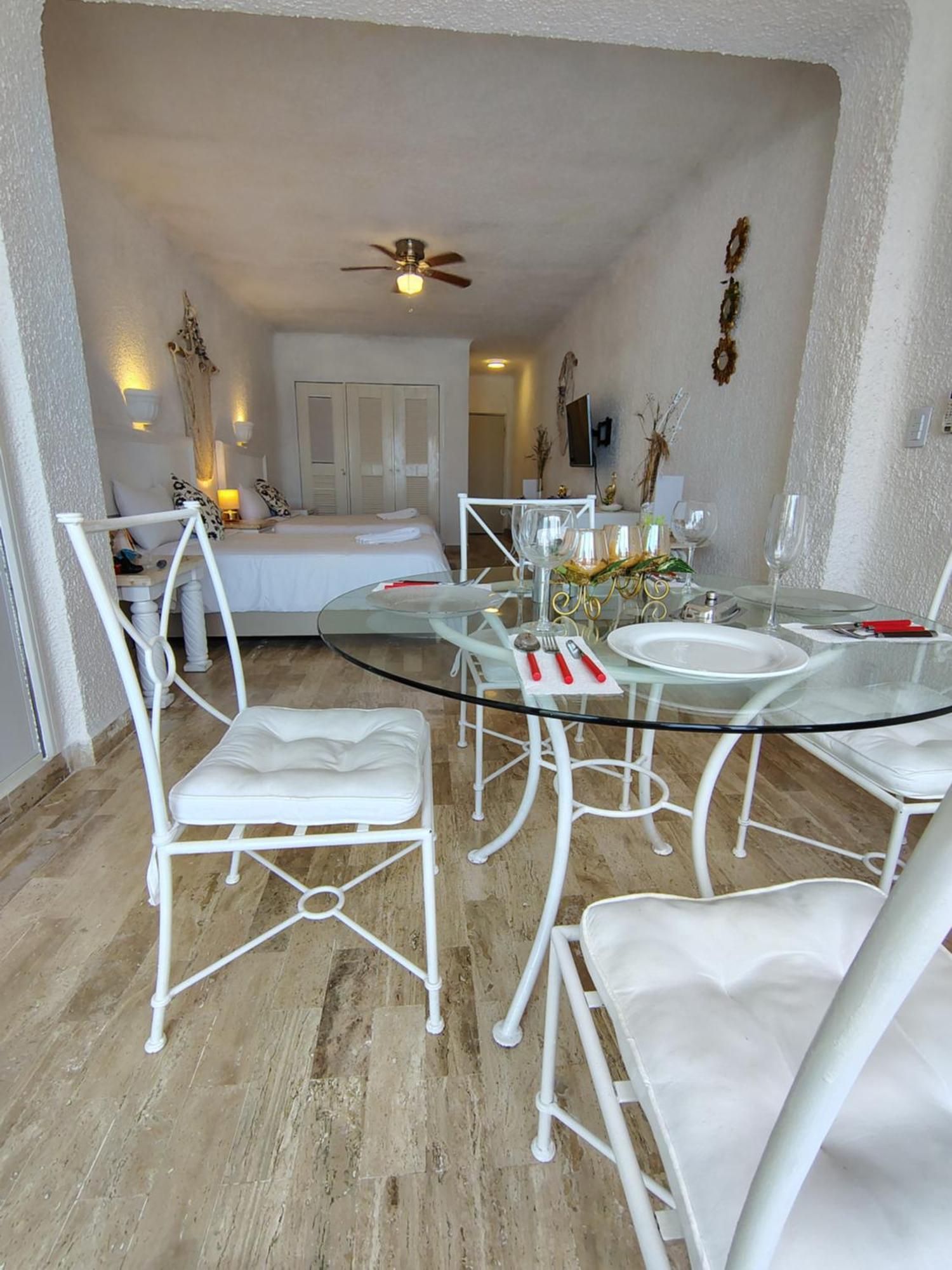 Beachfront Studio With Ocean View Cancun Exterior photo